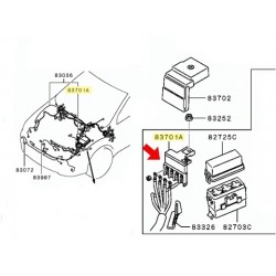 Boite à fusible oem Mitsubishi Evo X